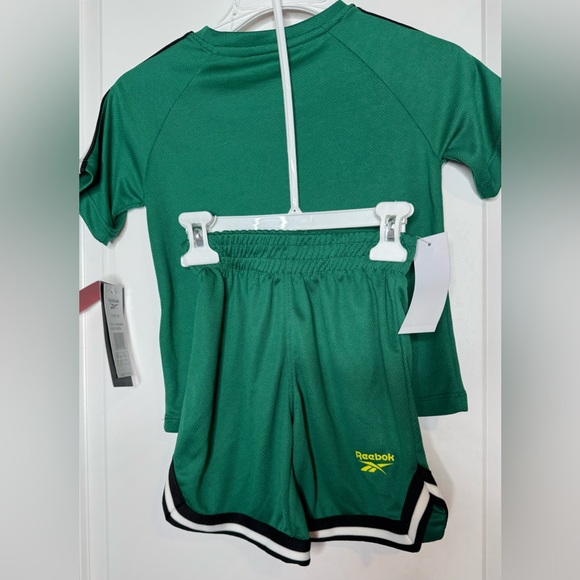 Reebok size 5 two piece athletic shirt and matching shorts set - Picture 5 of 5